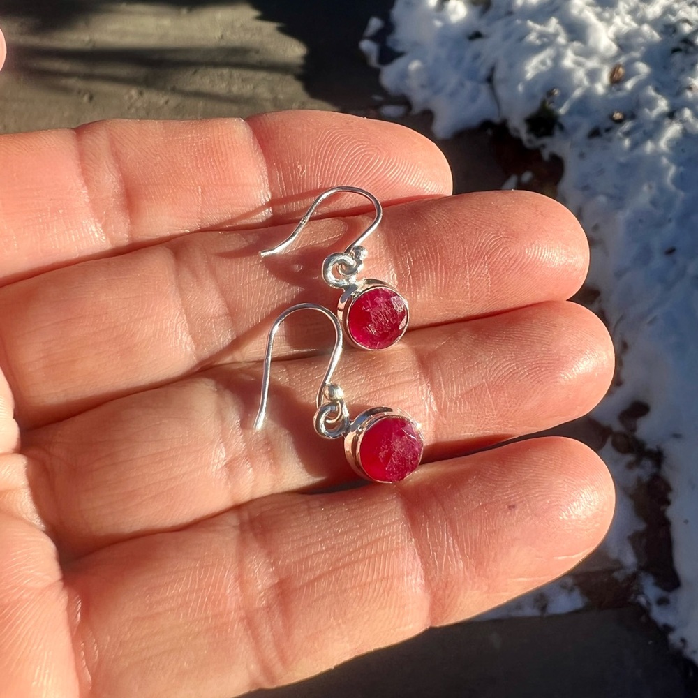 Sundance $108 NEW 7/8" Red Ruby Sterling Silver July Birthstone Earrings - Picture 2 of 7